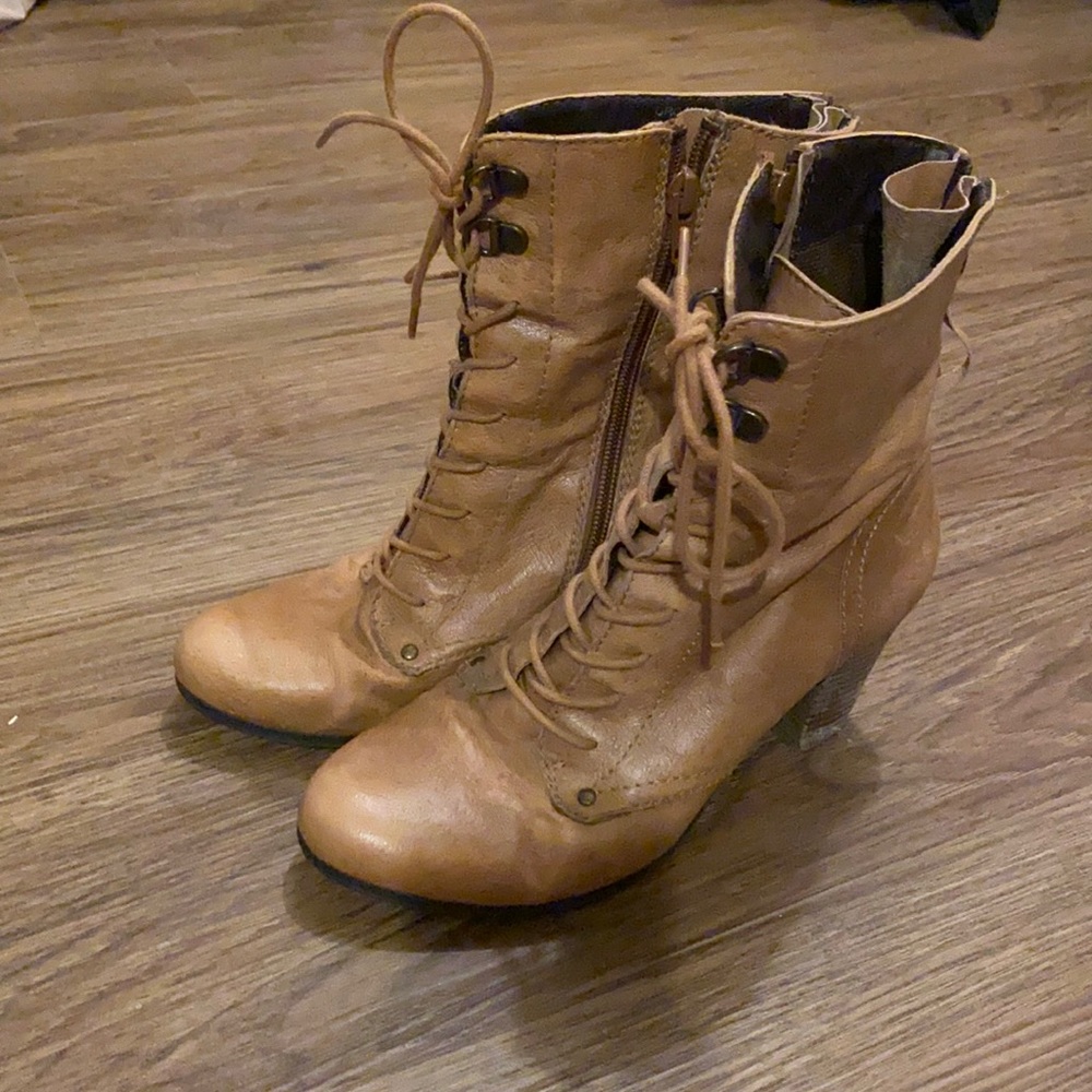 Size 7 Steve Madden Groovy Cognac Color Zipper Leather Ankle Boots - Heels